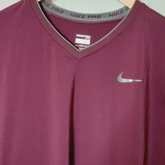 Nike pro athletic shirt - Picture 2 of 10